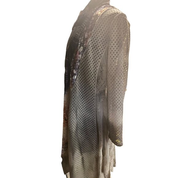 Gently used grey feather print Cardin size medium - Picture 4 of 16